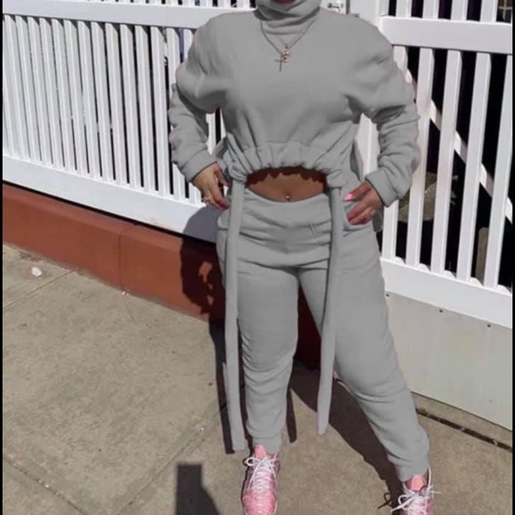 Fashion & Accessories - Picture 1 of 3